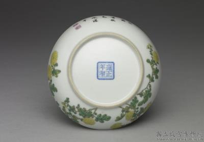 图片[3]-Dish with chrysanthemum in falangcai painted enamels, Qing dynasty, Yongzheng reign 1723-1735-China Archive